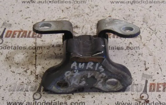 Rear door upper hinge
