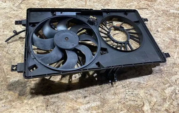Renault Master III Radiator cooling fan shroud 214811562R