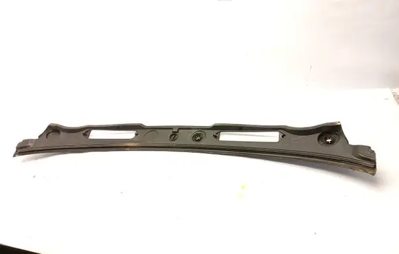 BMW 1 E81 E87 Wiper trim 15677210