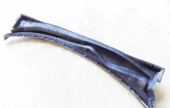 Hyundai Sonata Wiper trim