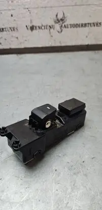 Hyundai Tucson TL Electric window control switch 93580D3031 R146288 20170104
