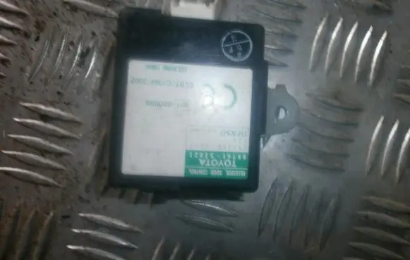 Lexus IS 200-300 Door control unit/module 8974153021 2513000011