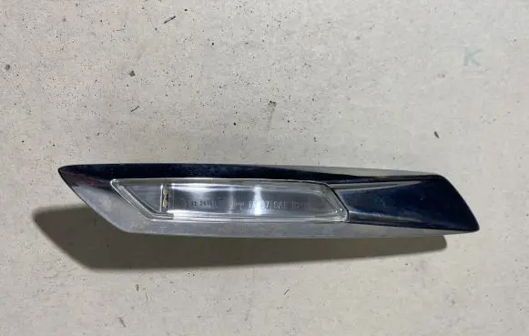 BMW 5 F10 F11 Front fender indicator light 7154168