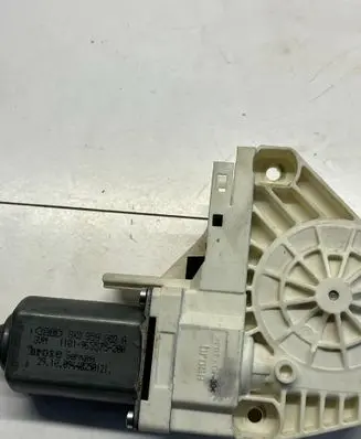 Audi TT TTS Mk2 Front door window regulator motor 8K0959802A