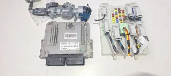 Ford Grand Tourneo Connect Engine ECU kit and lock set FV6112A650ASA 0281033408