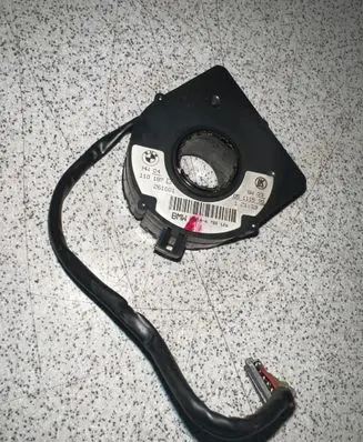BMW 5 E39 Steering angle sensor 6750126
