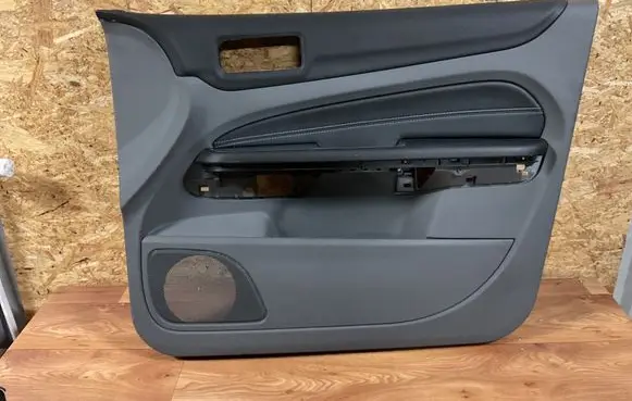 Ford Focus Front door card panel trim 4M51A23942 P9Z1A 4M51A23942C