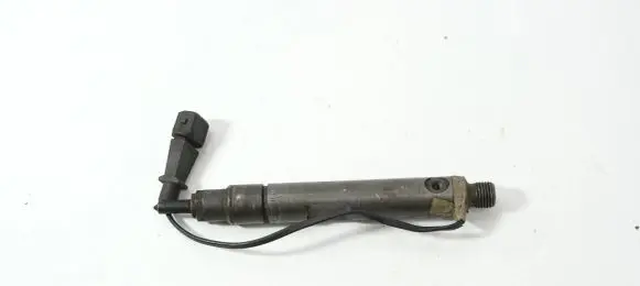 Audi A4 S4 B5 8D Fuel injector 028130201S