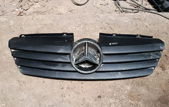 Mercedes-Benz Vaneo W414 Front grill A4148800085