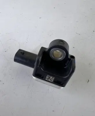 Jeep Grand Cherokee Airbag deployment crash/impact sensor A1668210151 56054085AA
