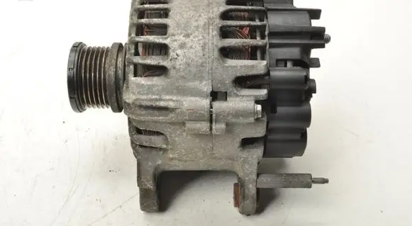 Seat Leon (5F) Generator/alternator 03L903023J