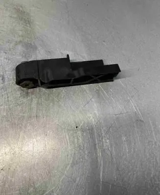 Audi A6 S6 C6 4F Front bumper mounting bracket 4f0807771
