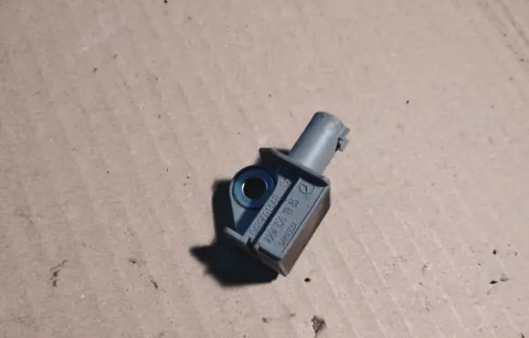 Dodge Journey Airbag deployment crash/impact sensor 04896011AB