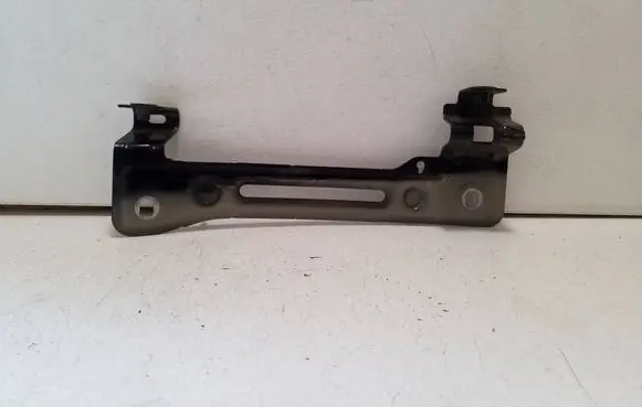 Audi Q7 4M Fender mounting bracket 4M0821432
