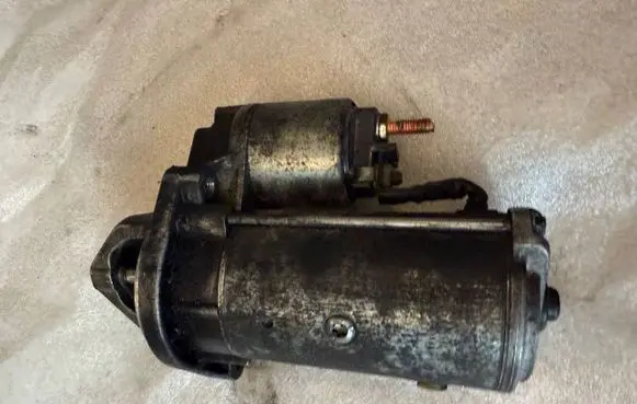 Mercedes-Benz E W211 Starter motor 0051511301 A0051511301