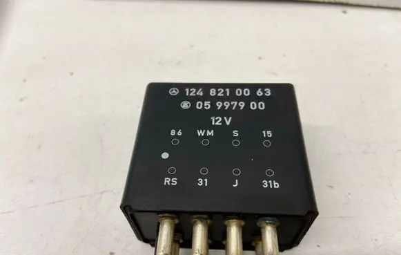 Mercedes-Benz E W124 Window wiper relay 1248210063