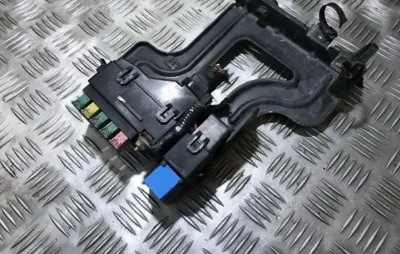 KIA Cerato Fuse box set 0k2fa67740 9522012v35a