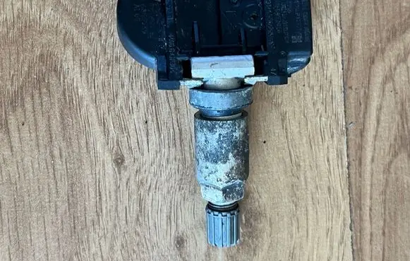 BMW 3 F30 F35 F31 Tire pressure sensor 6855539