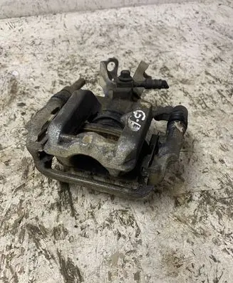 Opel Astra J Rear brake caliper