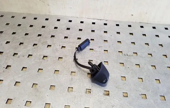 BMW 3 E90 E91 Windshield washer spray nozzle 8365385