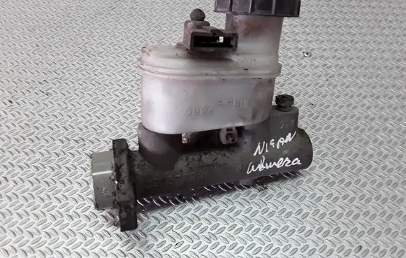Nissan Almera N16 Master brake cylinder