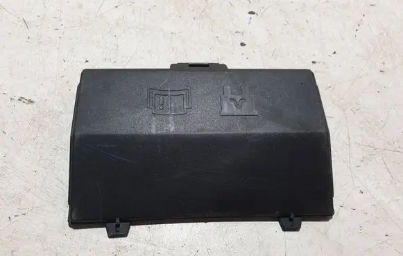 Volvo XC70 Fuse box cover 6G9T14A076EB