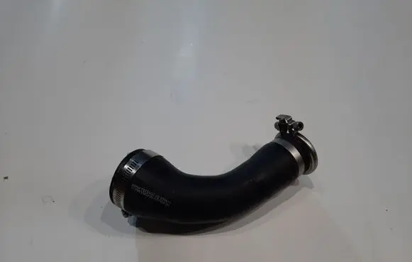 BMW 6 F12 F13 Intercooler hose/pipe 7575408