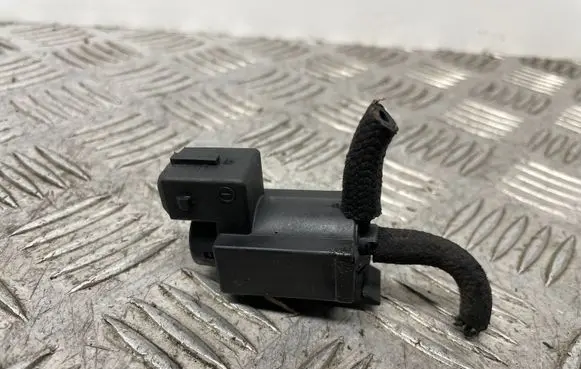 BMW 5 E60 E61 Turbo solenoid valve 7810831