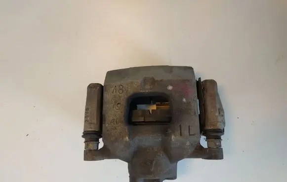 Toyota iQ Front brake caliper 