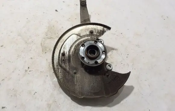 Front wheel hub