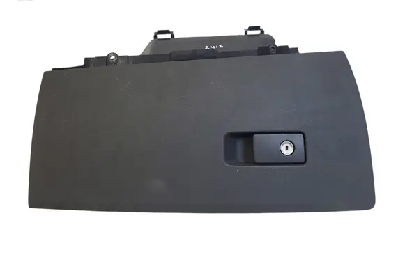 Volvo V70 Glove box 31305492
