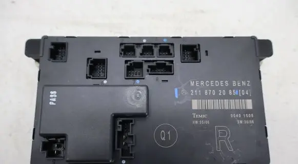 Mercedes-Benz E W211 Door control unit/module 2118702085