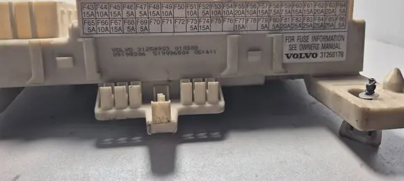 Volvo S40 Fuse module 31268178