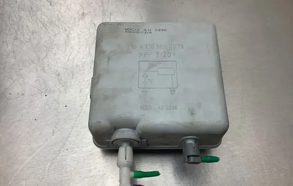Mercedes-Benz SLK R170 Vacuum air tank A1708050019