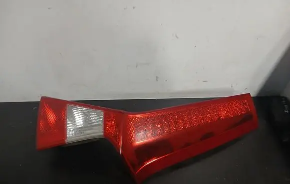 Tailgate rear/tail lights
