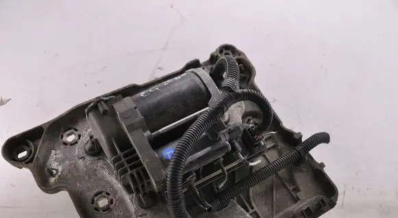 Citroen C4 I Picasso Air suspension compressor/pump 9682022980