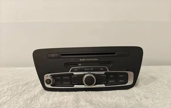 Audi Q3 8U Radio/CD/DVD/GPS head unit 8U0035180D 8U0035180B