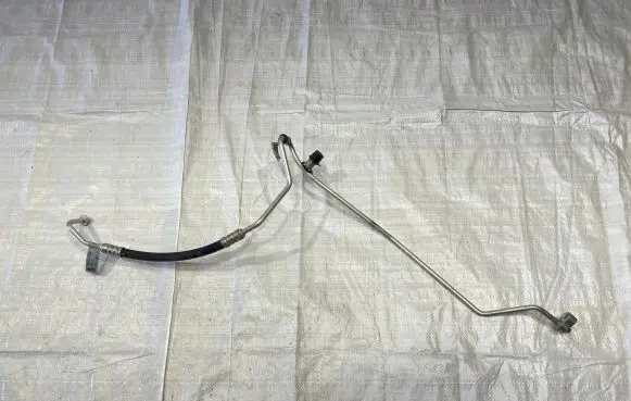 Jeep Grand Cherokee Air conditioning (A/C) pipe/hose 68161181AB