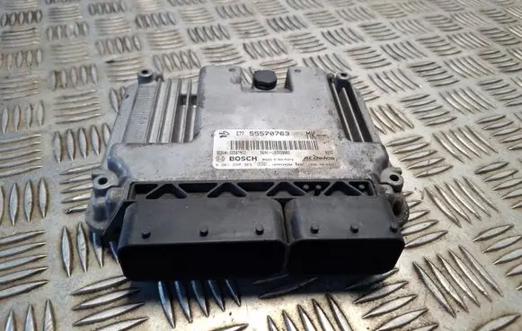 Opel Insignia A Engine control unit/module 55567952