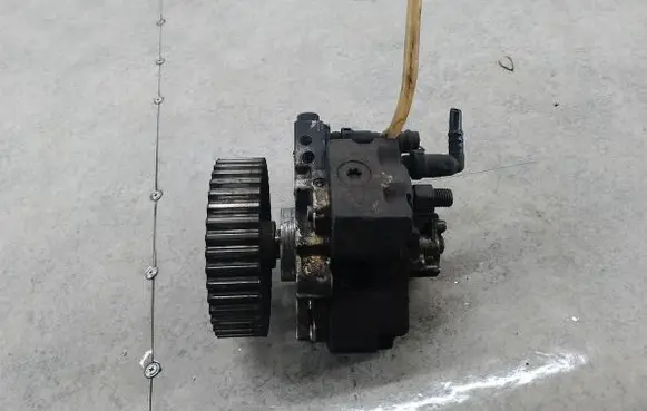 Renault Trafic I Fuel injection high pressure pump 8200456693