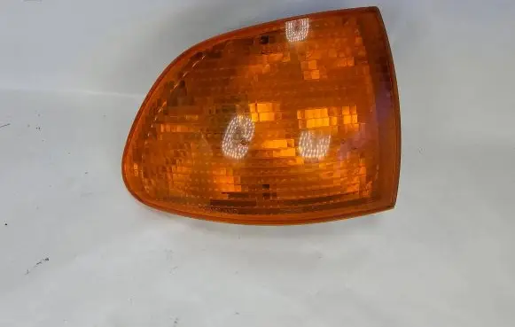 BMW 5 E39 Front indicator light 8352136