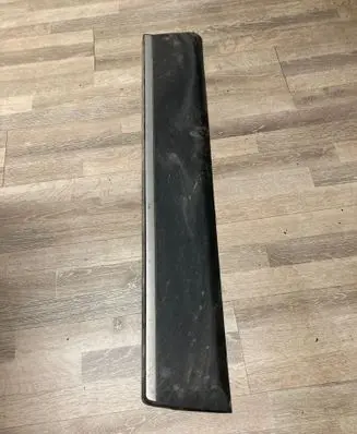 Volvo XC70 Front door trim (molding) 31283101