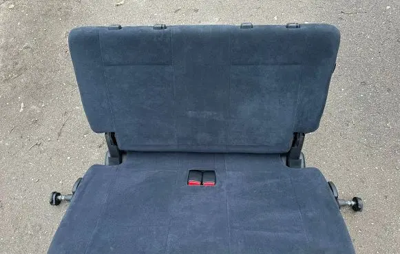 Mitsubishi Pajero Third row seats 