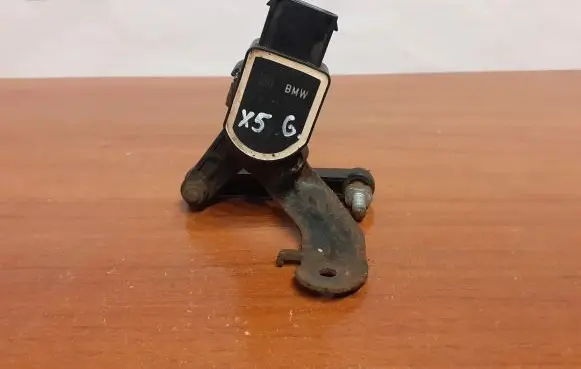 Rear air suspension level height sensor
