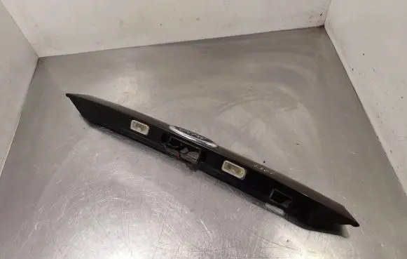 Ford Mondeo MK IV Number plate light 11388950