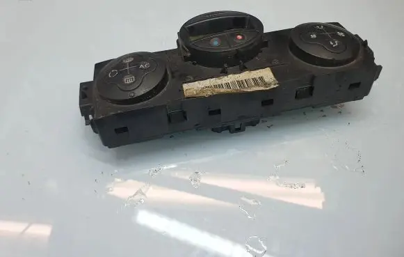Renault Scenic II - Grand scenic II Climate control unit 8200344841 0E3057
