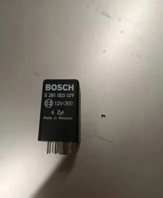 Audi A8 S8 D3 4E Glow plug pre-heat relay 4E0907282A