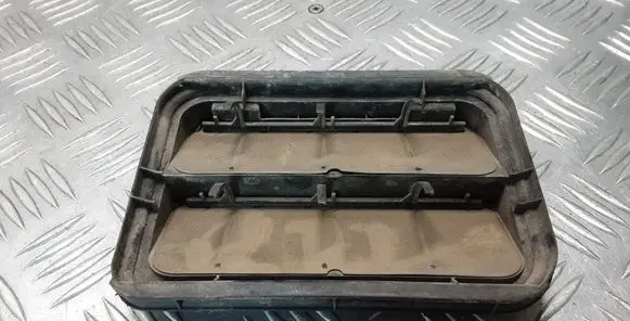 Renault Latitude (L70) Quarter panel pressure vent 7700838358