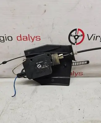 BMW 7 E38 Fuel tank cap lock 8352168 6711 40520433