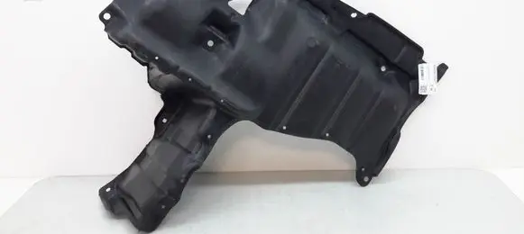 Toyota Avensis T220 Engine splash shield/under tray 